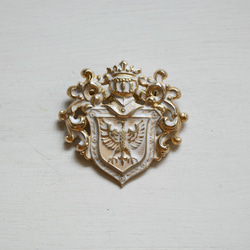 ブローチ【白騎士のエンブレム】紋章　真鍮　ヴィンテージ　アンティーク 2枚目の画像
