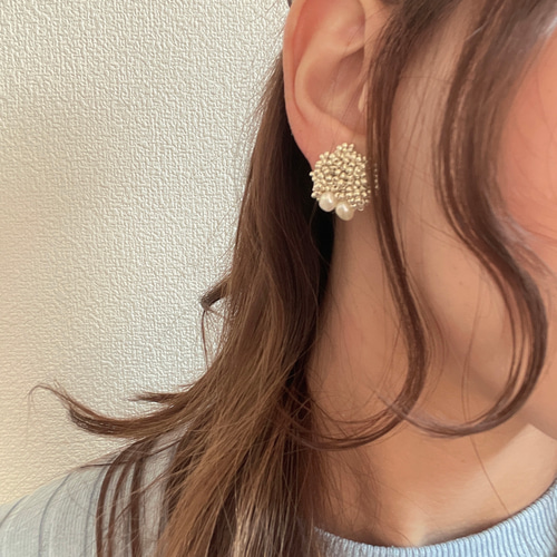 【#1231】パール　ビーズ刺繍　ハンドメイドアクセサリー　ピアス　イヤリング 再販2♡ゴールドパールのビーズ刺繍ピアス♡イヤリング