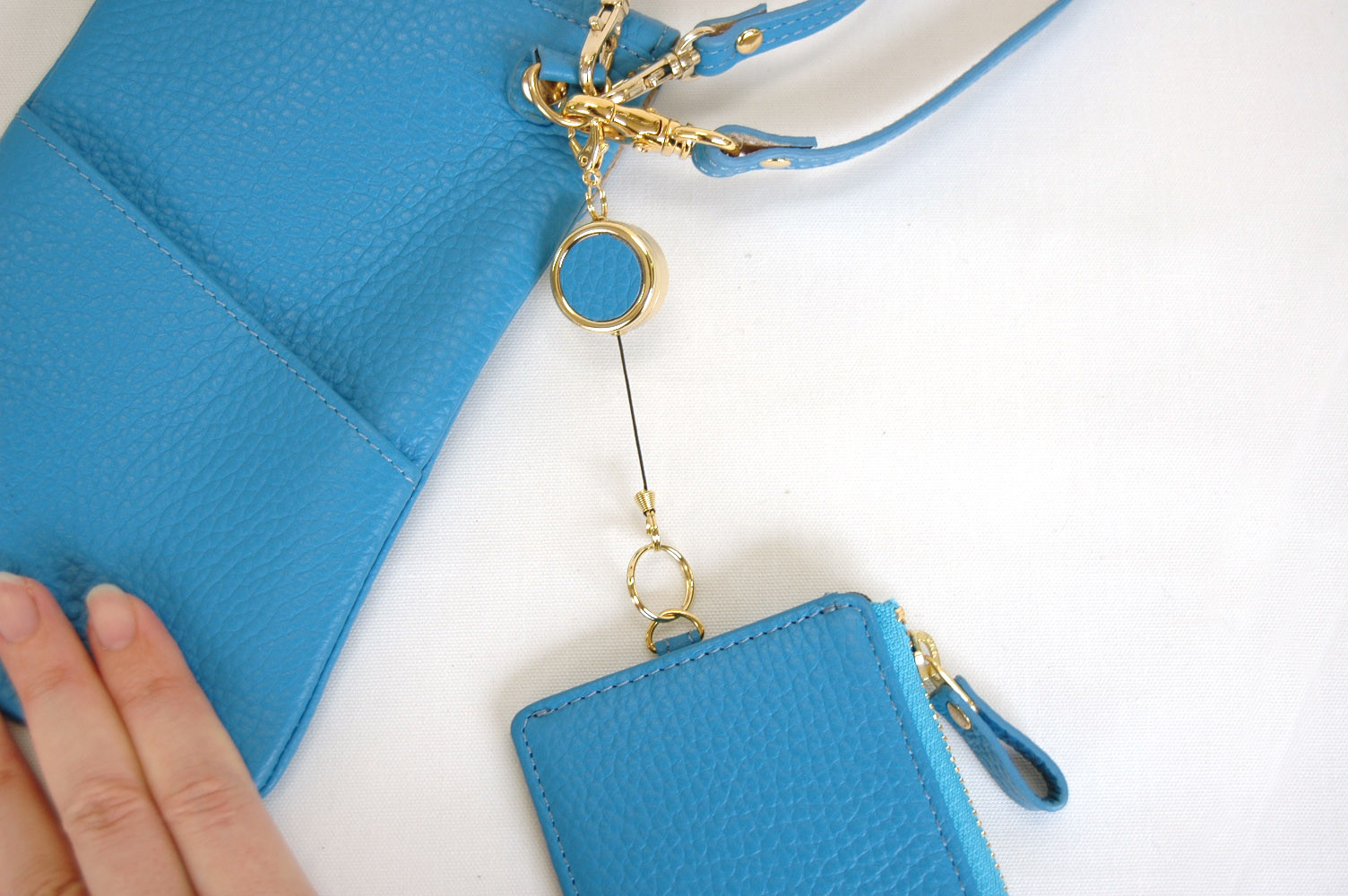 スマホケース 調整可能ショルダーベルト リール付きパスケース ストラップ付き 6色