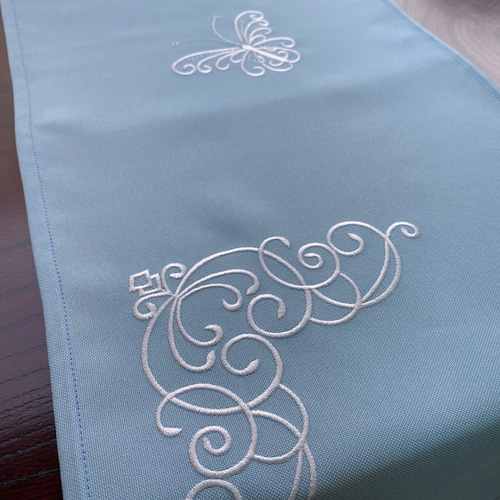 蝶々刺繍 ブルー テーブルライナー その他インテリア雑貨 Le-papillon