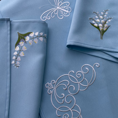【点もの】蝶と花の刺繍テーブルランナー 点もの】蝶と花の刺繍テーブルランナー テーブルランナーの人気
