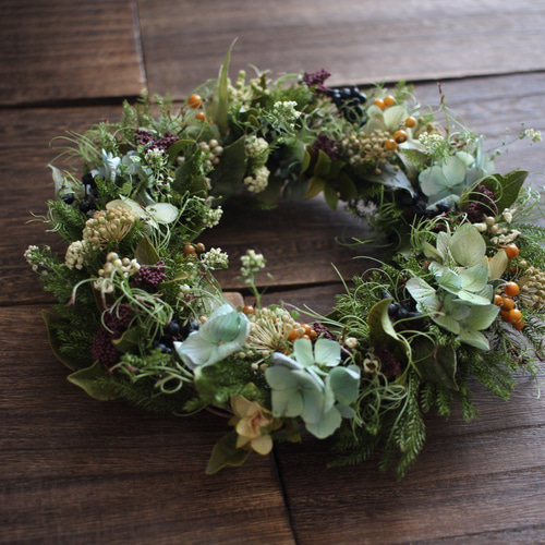 トキワガマズミのふんわりグリーンリース✳︎ドライフラワー◎23センチ