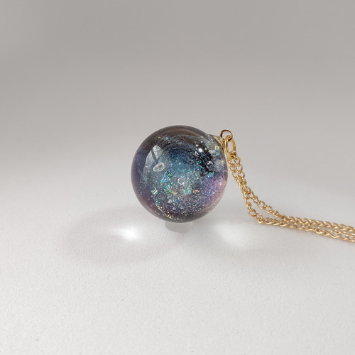 No.654  球体　ネックレス　レジン　雲レジン  レジンアート　宇宙玉 No.654 球体 ネックレス レジン 雲レジン レジンアート 宇宙玉