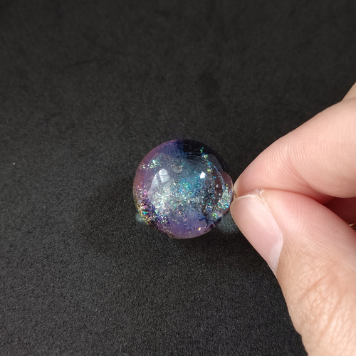 カラフルに輝く宇宙玉レジンの球体ネックレス ネックレス カラフルに輝く宇宙玉レジンの球体ネックレス ネックレス