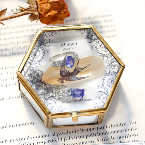 ローズクォーツ 弥勒菩薩像 ガラスケース入り ローズクォーツ 弥勒菩薩像 ガラスケース入り