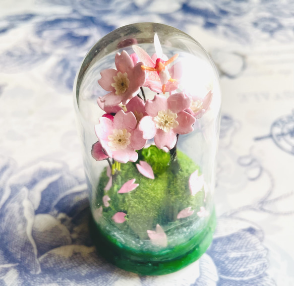 桜の妖精LEDライト（その1）　妖精標本商会　置物　妖精アクセサリー　小瓶の妖精　妖精・フェアリー　LED照明 1枚目の画像