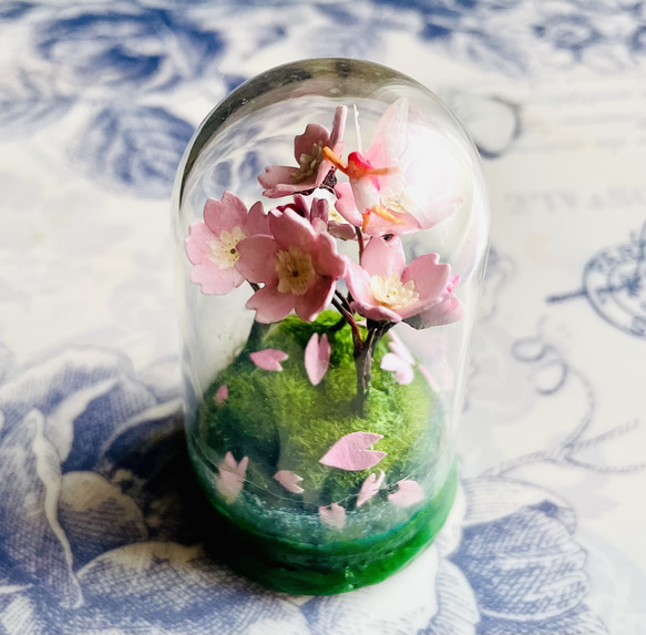 桜の妖精LEDライト（その1）　妖精標本商会　置物　妖精アクセサリー　小瓶の妖精　妖精・フェアリー　LED照明 4枚目の画像