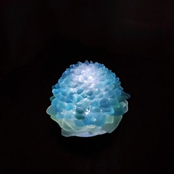 【オーダー】シーグラスのお花のランプシェード ブルー グラデーション×ライトグリーン 矢車菊（やぐるまぎく）【海灯花】 7枚目の画像
