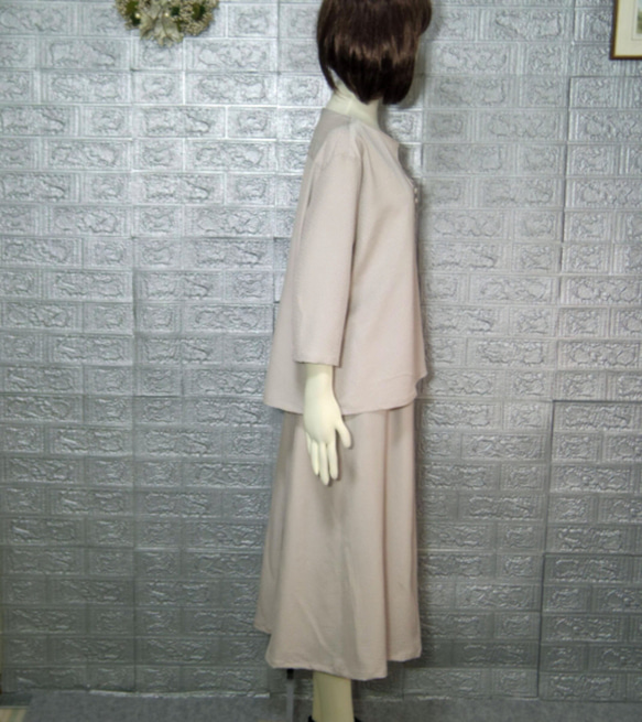 着物リメイクブラウススーツ「色無地正絹＝グレージュ」Ｌ寸11号スカート裏付き 3枚目の画像