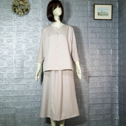 着物リメイクブラウススーツ「色無地正絹＝グレージュ」Ｌ寸11号スカート裏付き 2枚目の画像