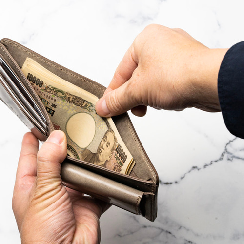 色ムラ ホワイトワックス 二つ折り財布【PELLEZA】メンズ 財布 栃木