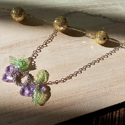 淺紫色施華洛世奇水晶元素及霧銀的小花圓圈項鍊，925純銀鍊條 第1張的照片