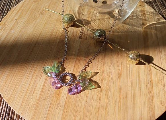 淺紫色施華洛世奇水晶元素及霧銀的小花圓圈項鍊，925純銀鍊條 第7張的照片