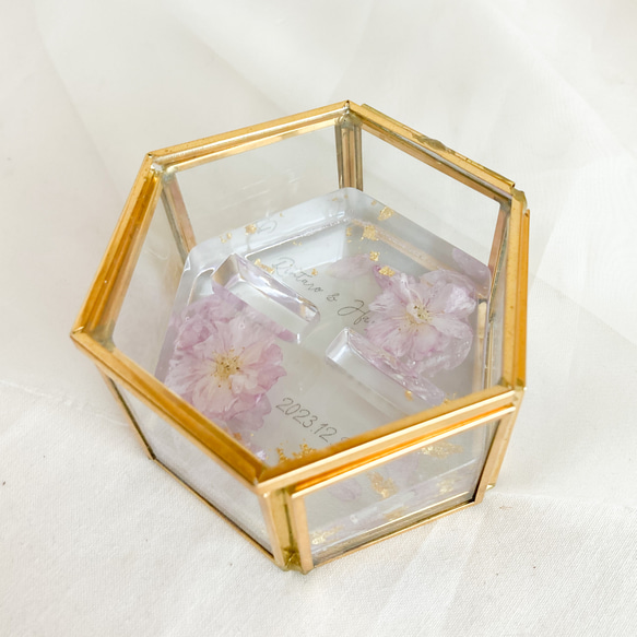 桜と金箔のレジンリングピロー×ゴールドガラスケース 8枚目の画像