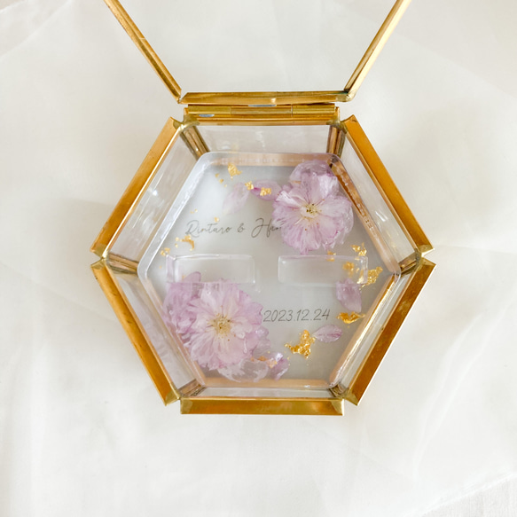 桜と金箔のレジンリングピロー×ゴールドガラスケース 5枚目の画像