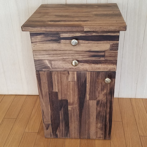 ハンドメイド家具 シンプルな引出し付きの収納棚・隙間収納・サイド  