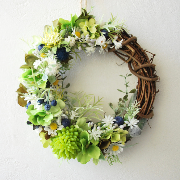 every month Wreath：ホワイトグリーンとベリーのリースφ16/ セダム 