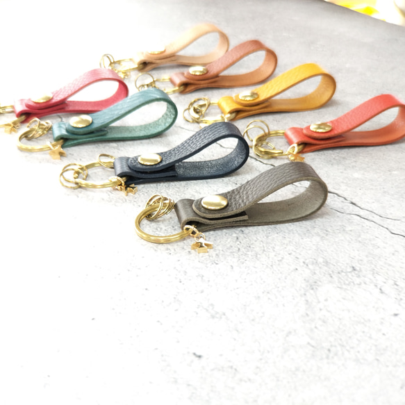 名入れ無料　シンプルキー飛行機チャーム付き　ネームタグ　アリゾナｋｅｙホルダー　お揃いで　新色　グレー追加 5枚目の画像