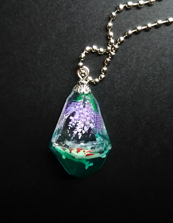 新作♡　錦鯉と藤の花　鉱石レジン　キーホルダー 2枚目の画像