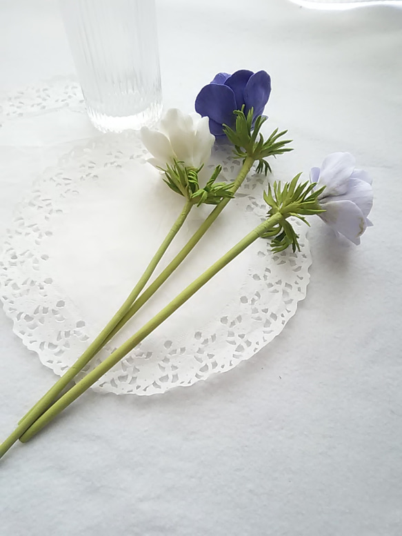 ❁粘土花海葵 3 件套（白色、紫色）、室內花、花瓶 ❁ 第4張的照片