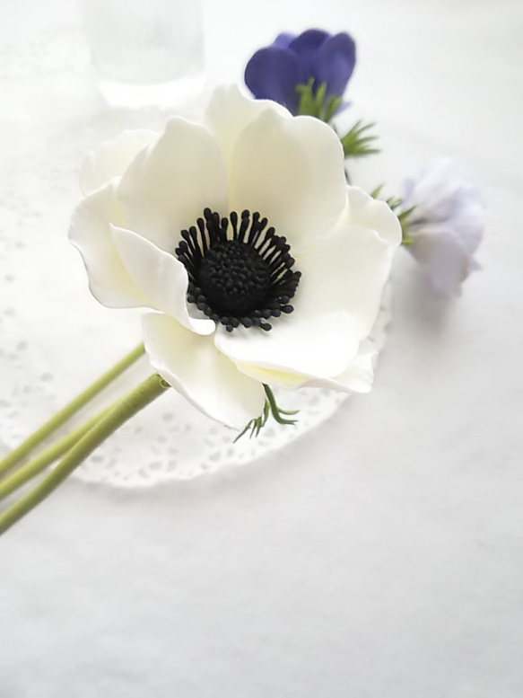 ❁粘土花海葵 3 件套（白色、紫色）、室內花、花瓶 ❁ 第5張的照片