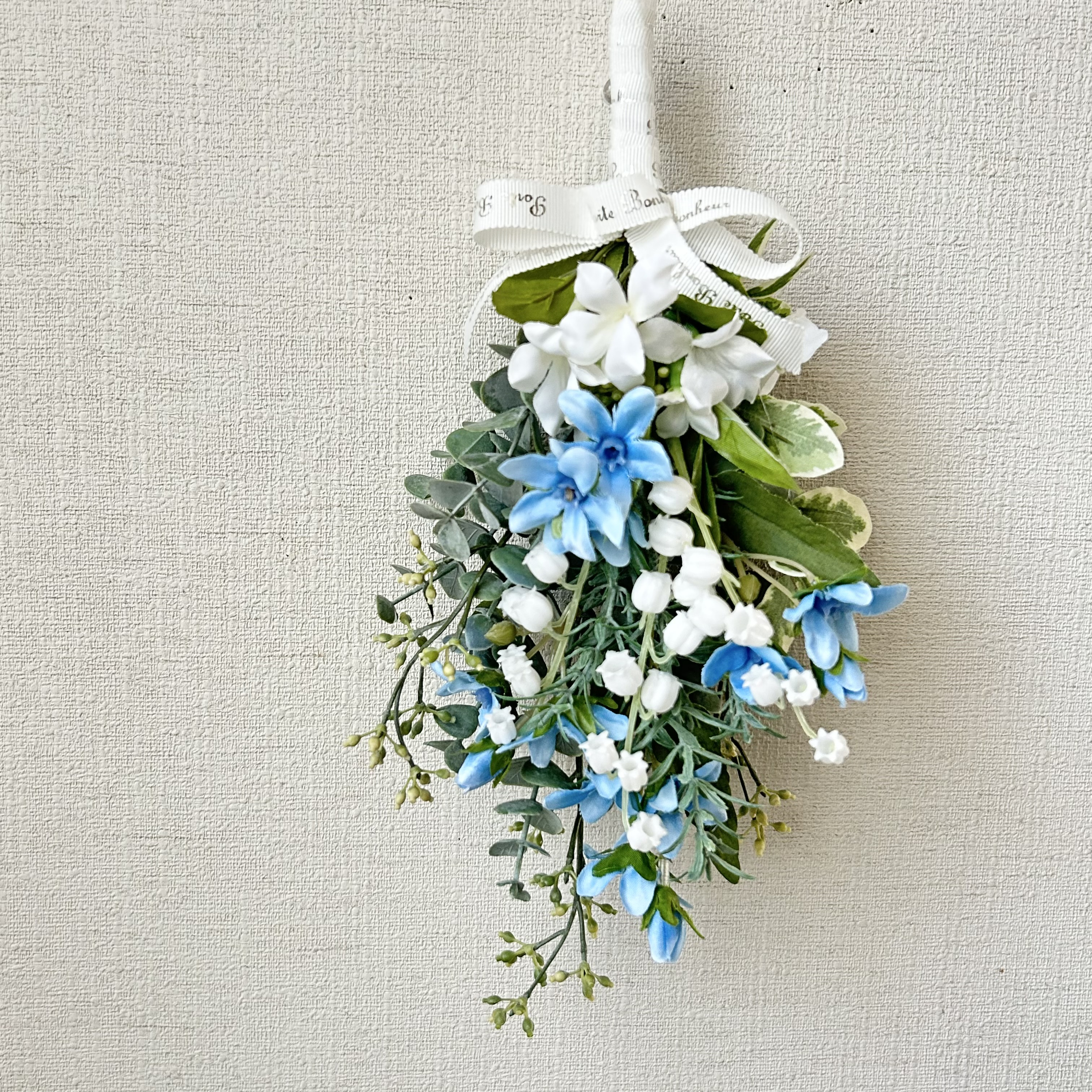 すずらん”のスワッグ  花材は全て高品質アーティフィシャルフラワー(造花) お手入れ要らず　フラワーギフトに最適