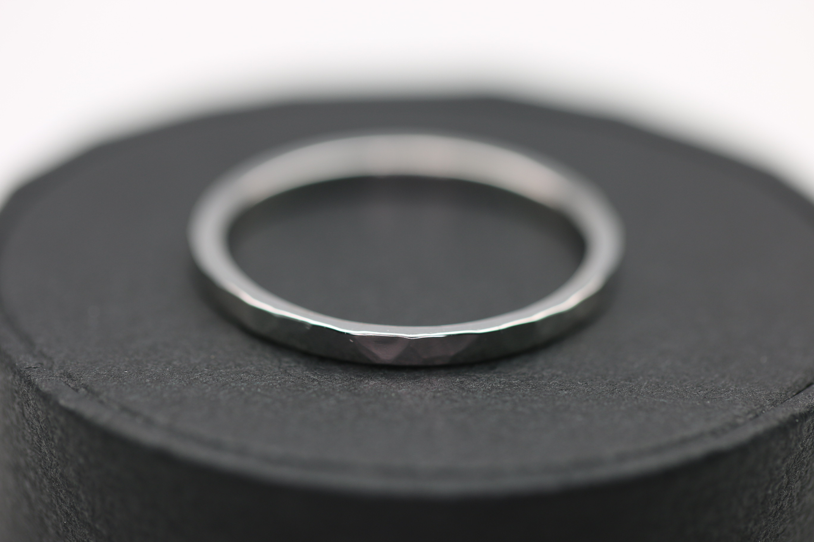 平打ち槌目リング　ハードプラチナ　Ｐｔ900