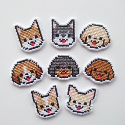 クロスステッチブローチ/わんちゃんコレクション1 ブローチ まかろに00
