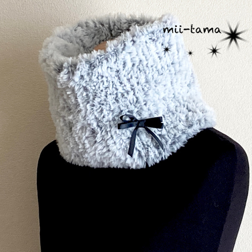 フェイクファーのネックウォーマー リボンブローチ付き(プリティファー