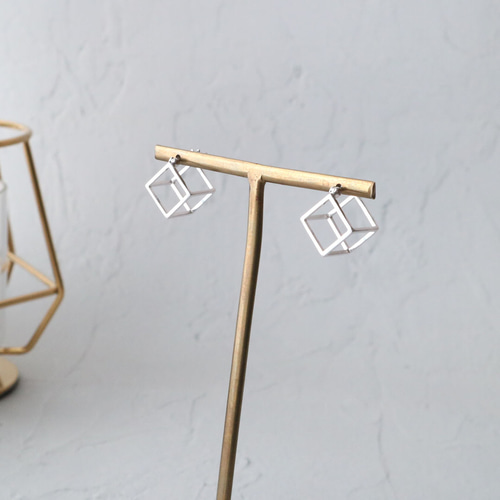 silver925] 立体スクエアピアス＊シルバーカラーM ピアス（その他