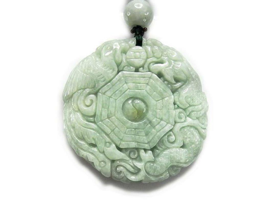 天然石本翡翠ジェダイト 龍鳳呈祥八卦手彫りネックレス