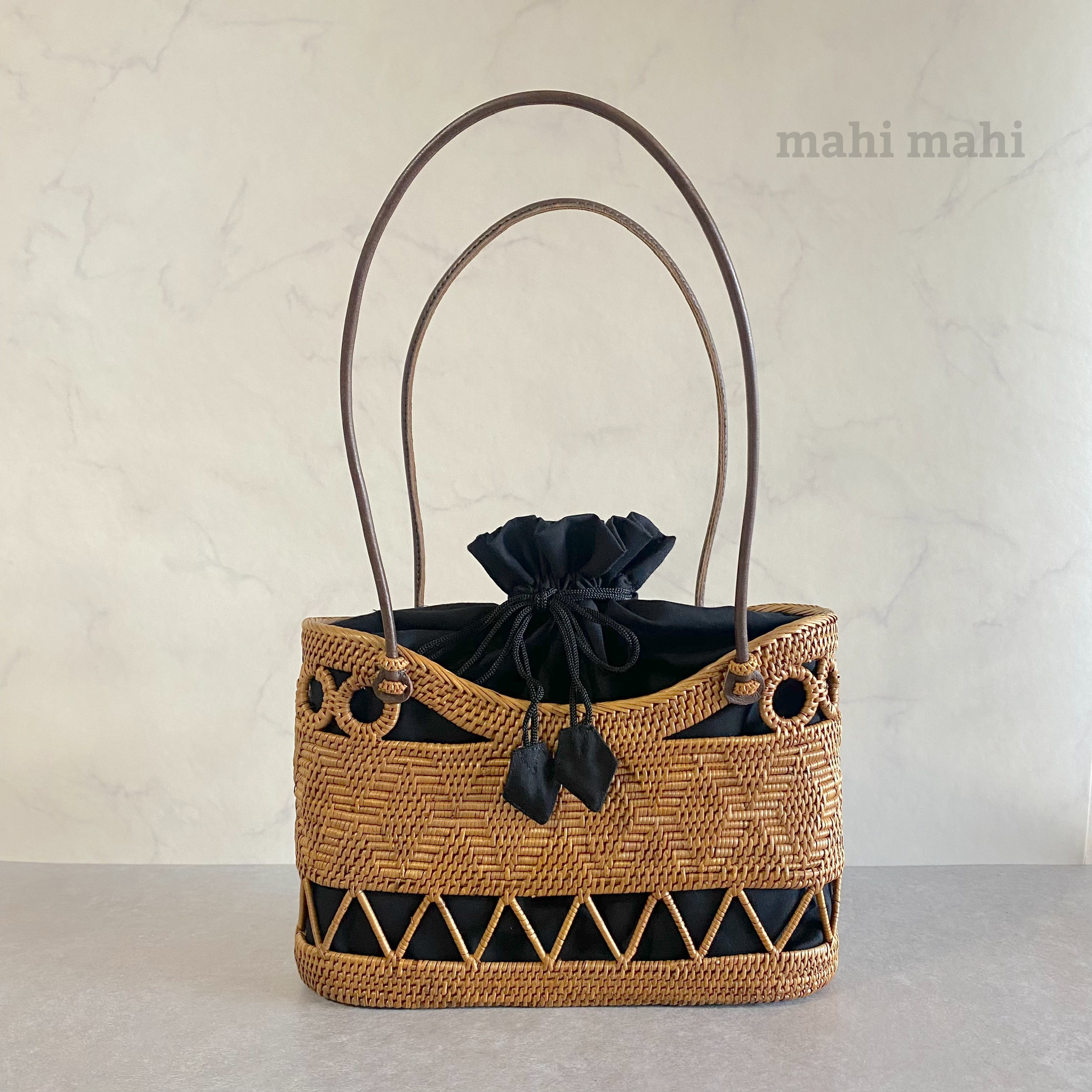 ✅心地よい通気性☆美しいデザインのかごバッグ♪ ハンドバッグ　かごバック