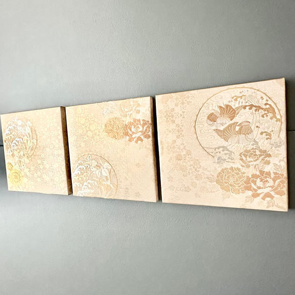 着物のファブリックパネル 淡金に鴛鴦と輝く花々（3枚セット