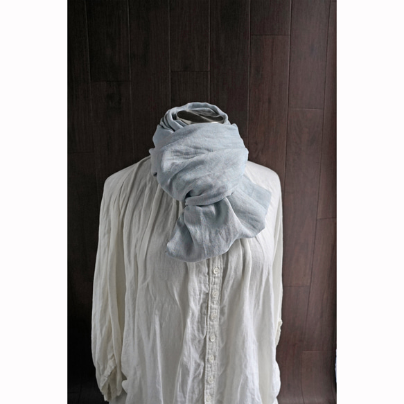 高品質亞麻圍巾霜藍色 x 亞麻淺藍色 第3張的照片