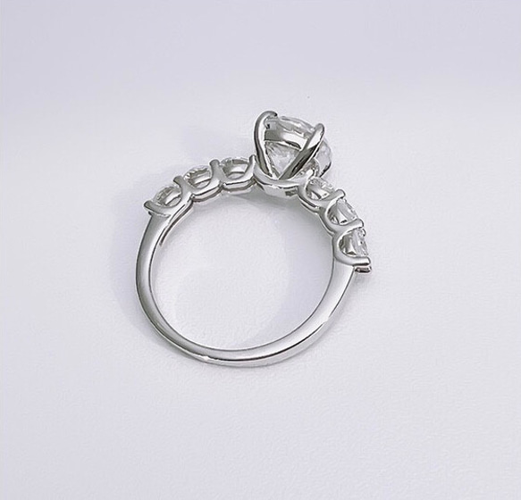 3カラット ラウンド ホワイト 高炭素ダイヤモンド キラキラ ゴージャス ラグジュアリー リング 指輪 白 シンプル 6枚目の画像