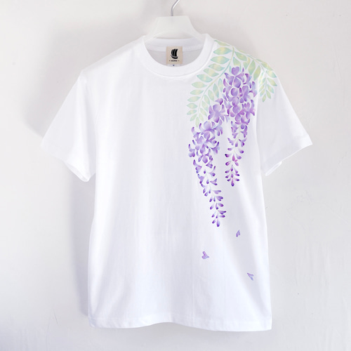 手描き藤の花柄Tシャツ ホワイト 手描きで描いた藤の花柄Tシャツ T