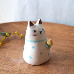 陶器で作った人形 ネコのマフィン  ( 花ポケット 2 ) 4枚目の画像