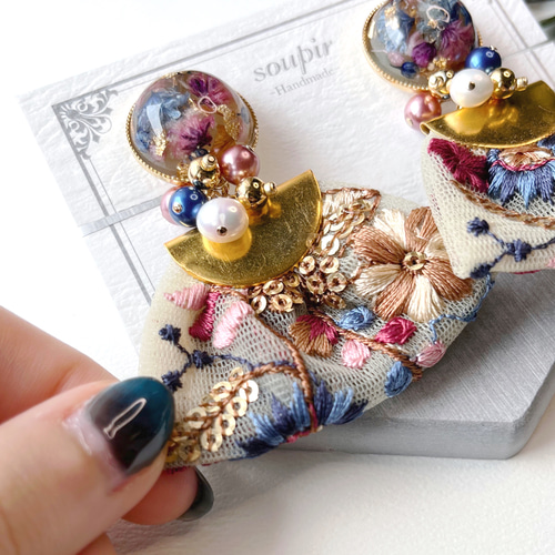 大ぶりチュールインド刺繍リボンタッセルイヤリング/ピアス イヤリング