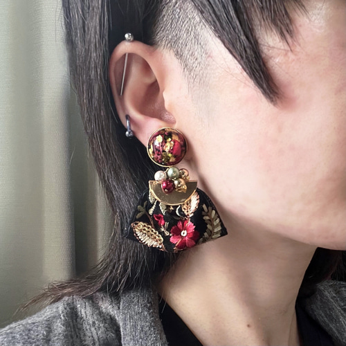 No.3894♡パールハートx刺繍リボンタッセルピアス・イヤリング ハンドメイド No.3894♡パールハートx刺繍リボンタッセルピアス・イヤリング