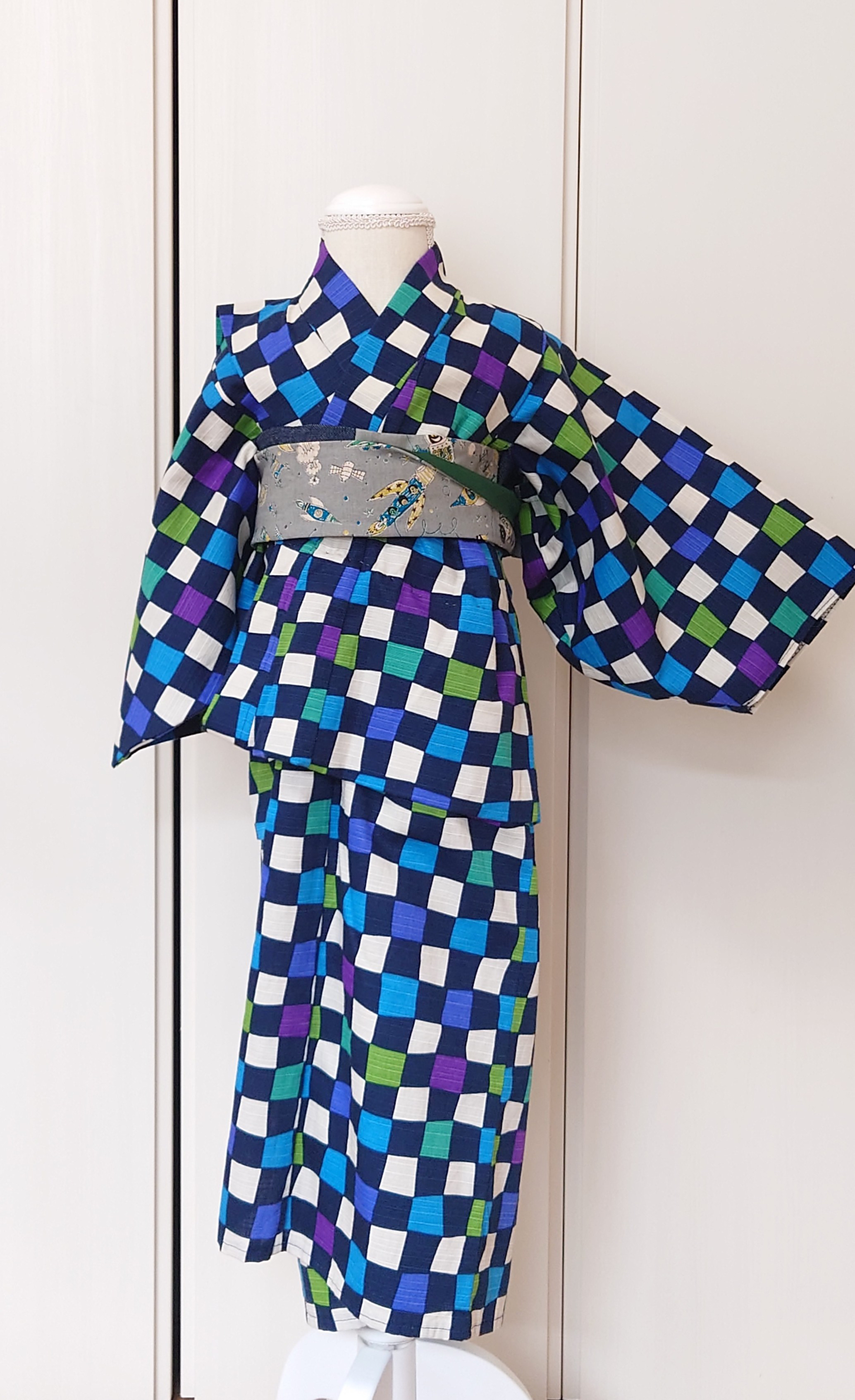 ☆110～120cm☆親子でリンクコーデができる着物　【カラフル和柄】