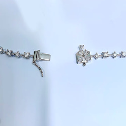 フラワー ドロップ 高炭素ダイヤモンド キラキラ ゴージャス ラグジュアリー ネックレス パーティー 花 ホワイト 白 5枚目の画像
