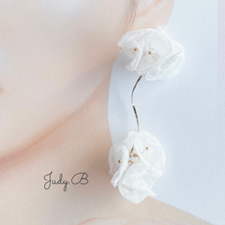 w097 night party ウェーブステック  シフォンフラワーブーケ　ホワイト　ウェディング　結婚式　成人式 4枚目の画像