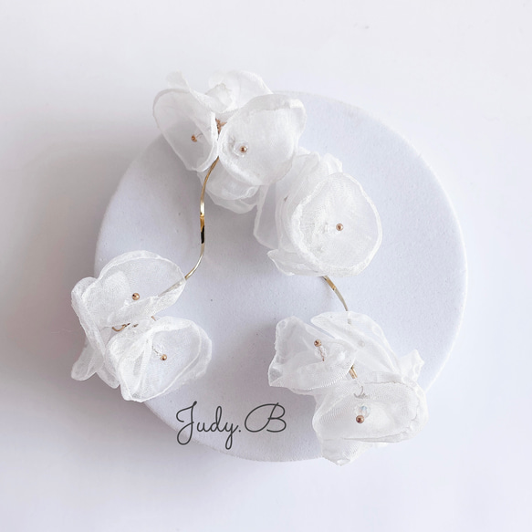 w097 night party ウェーブステック  シフォンフラワーブーケ　ホワイト　ウェディング　結婚式　成人式 3枚目の画像