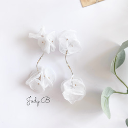 w097 night party ウェーブステック  シフォンフラワーブーケ　ホワイト　ウェディング　結婚式　成人式 5枚目の画像