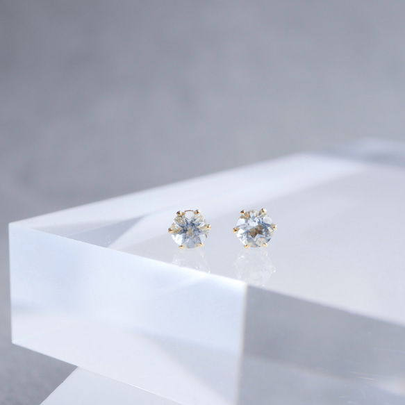 アクアマリン 一粒ピアス ４ｍｍ　3月誕生石　サージカルステンレス　金属アレルギー対応　天然石　つけっぱなし　小粒　 2枚目の画像
