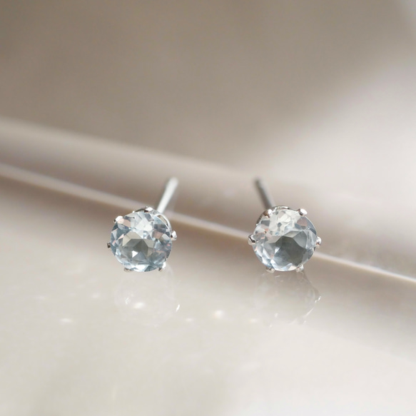 アクアマリン 一粒ピアス ４ｍｍ　3月誕生石　サージカルステンレス　金属アレルギー対応　天然石　つけっぱなし　小粒　 3枚目の画像