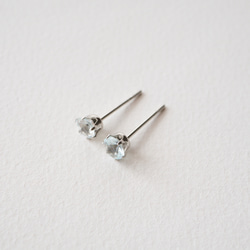 アクアマリン 一粒ピアス ４ｍｍ　3月誕生石　サージカルステンレス　金属アレルギー対応　天然石　つけっぱなし　小粒　 11枚目の画像