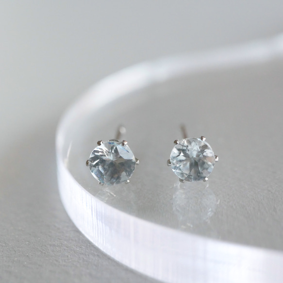 アクアマリン 一粒ピアス ４ｍｍ　3月誕生石　サージカルステンレス　金属アレルギー対応　天然石　つけっぱなし　小粒　 7枚目の画像