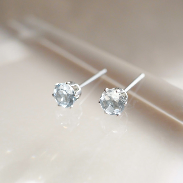 アクアマリン 一粒ピアス ４ｍｍ　3月誕生石　サージカルステンレス　金属アレルギー対応　天然石　つけっぱなし　小粒　 6枚目の画像