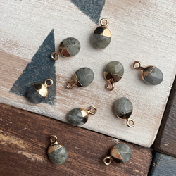 天然石エッグ型チャーム（閃光石）2個 天然石 riobaison 通販